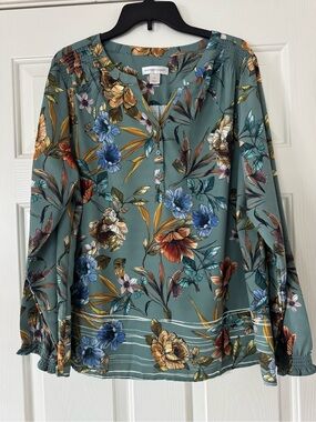 Christopher & Banks Floral v-neck button Blouse XL